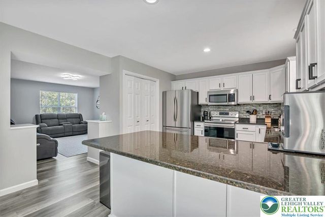 401 Pierce Lane, Smithfield Twp, PA 18301
