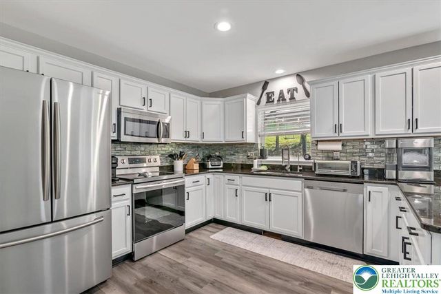 401 Pierce Lane, Smithfield Twp, PA 18301