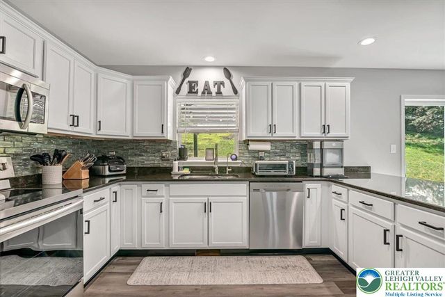 401 Pierce Lane, Smithfield Twp, PA 18301