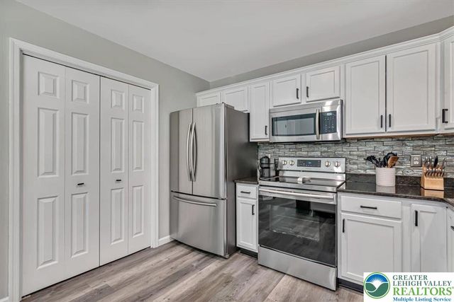 401 Pierce Lane, Smithfield Twp, PA 18301
