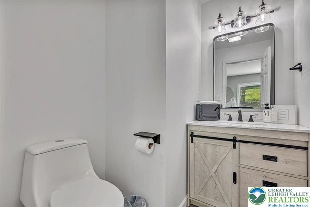 401 Pierce Lane, Smithfield Twp, PA 18301