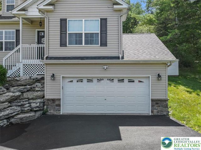 401 Pierce Lane, Smithfield Twp, PA 18301