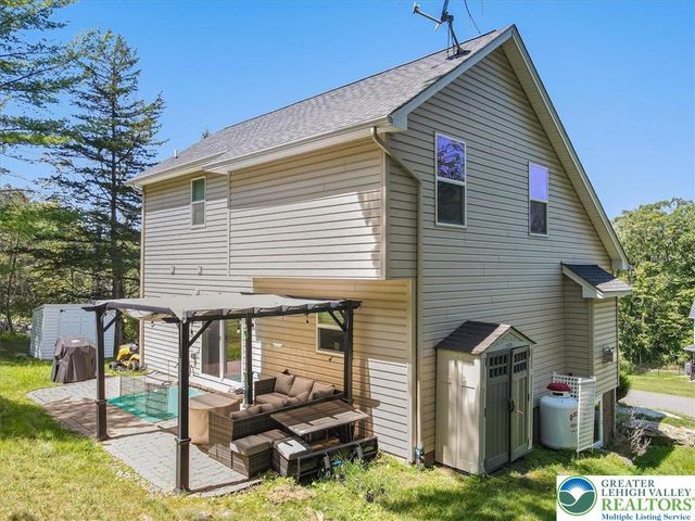 401 Pierce Lane, Smithfield Twp, PA 18301