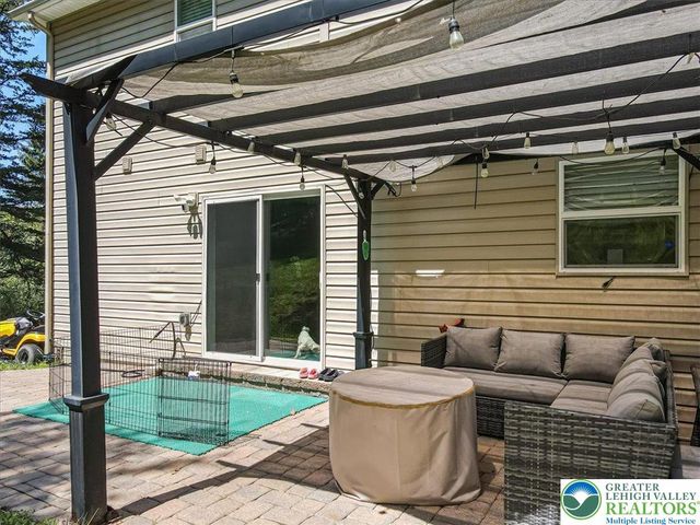 401 Pierce Lane, Smithfield Twp, PA 18301