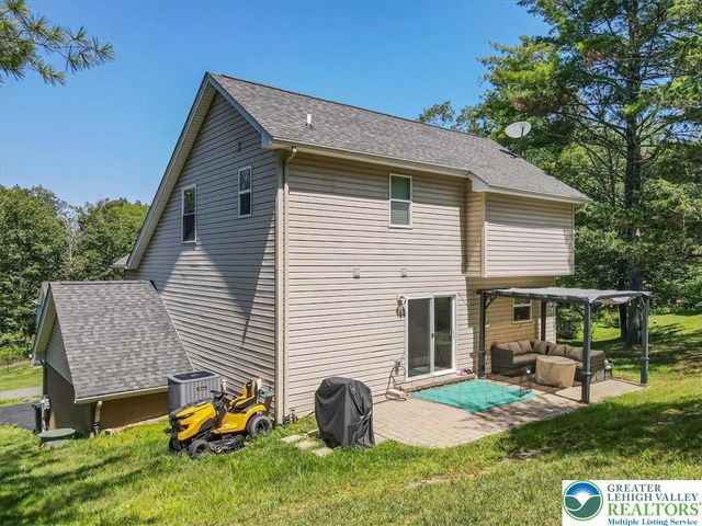 401 Pierce Lane, Smithfield Twp, PA 18301