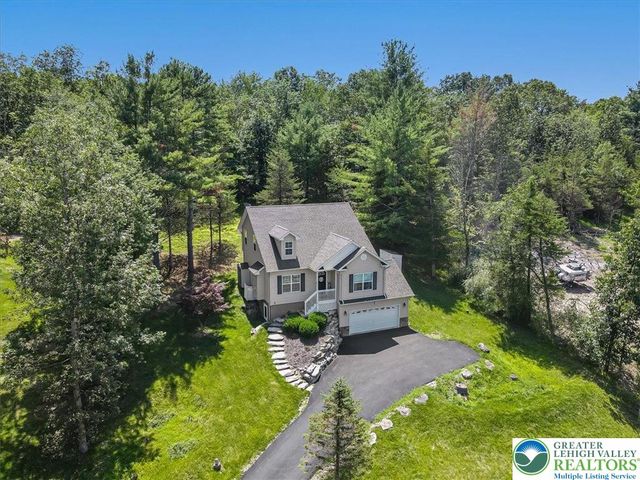 401 Pierce Lane, Smithfield Twp, PA 18301