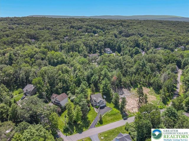 401 Pierce Lane, Smithfield Twp, PA 18301