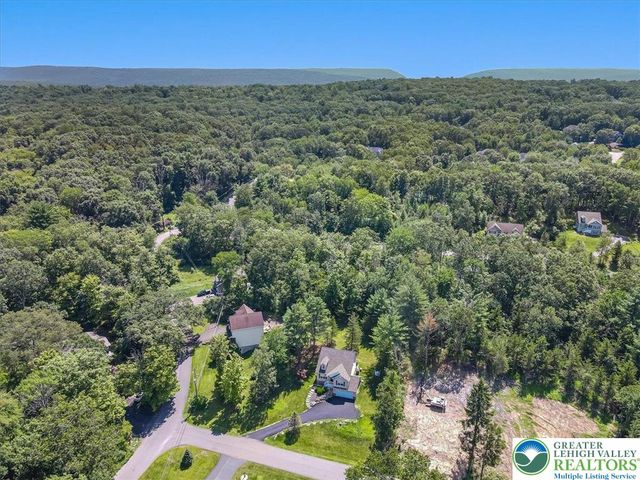 401 Pierce Lane, Smithfield Twp, PA 18301
