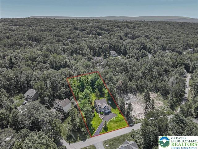 401 Pierce Lane, Smithfield Twp, PA 18301