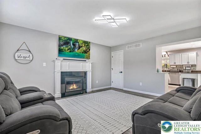 401 Pierce Lane, Smithfield Twp, PA 18301