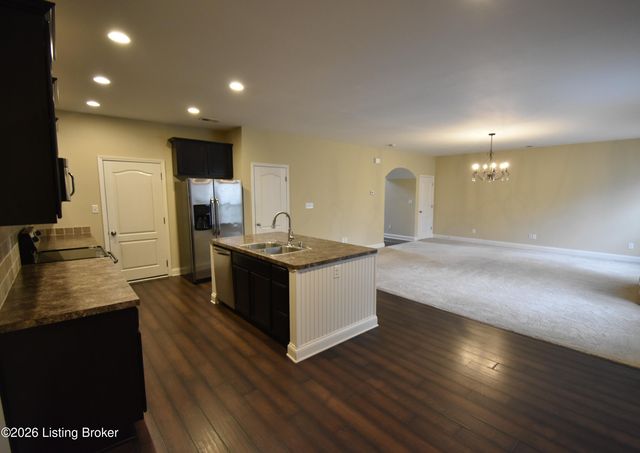 17811 Birch Bend Cir, Louisville, KY 40023