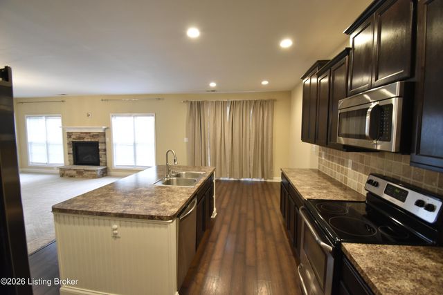 17811 Birch Bend Cir, Louisville, KY 40023