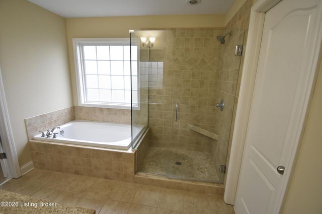 17811 Birch Bend Cir, Louisville, KY 40023