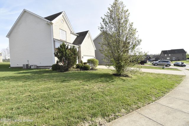 17811 Birch Bend Cir, Louisville, KY 40023