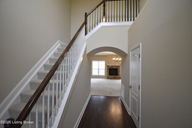 17811 Birch Bend Cir, Louisville, KY 40023