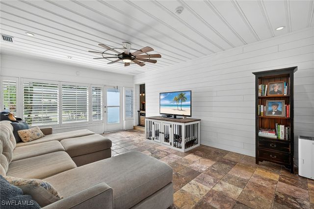 1343 Jambalana LN, Fort Myers, FL 33901