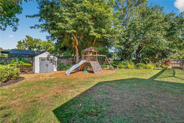 1343 Jambalana LN, Fort Myers, FL 33901