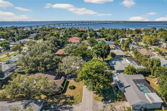 1343 Jambalana LN, Fort Myers, FL 33901