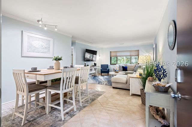 25 Deallyon Ave Apt 110, Hilton Head Island, SC 29928