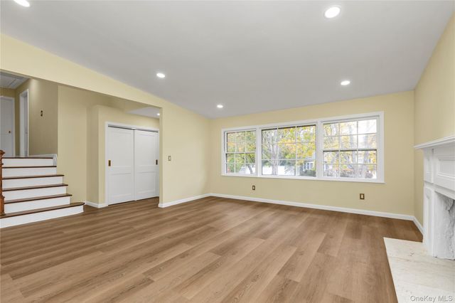 2 Arbor Gate, Old Bethpage, NY 11804