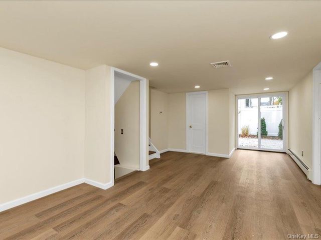 2 Arbor Gate, Old Bethpage, NY 11804