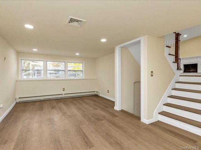 2 Arbor Gate, Old Bethpage, NY 11804