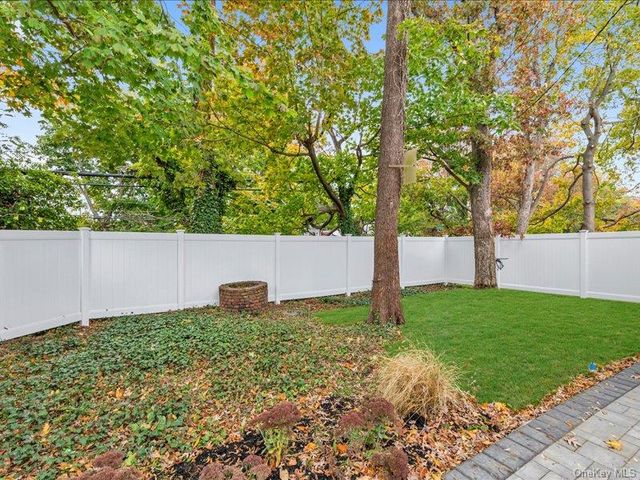 2 Arbor Gate, Old Bethpage, NY 11804