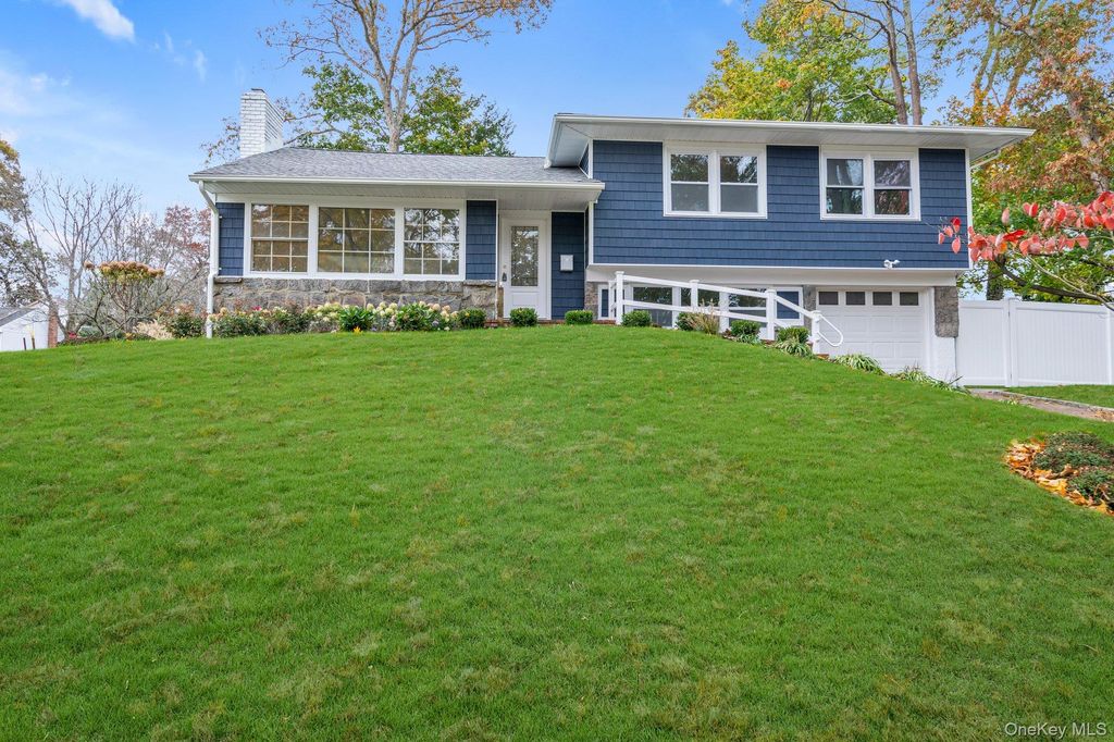 2 Arbor Gate, Old Bethpage, NY 11804