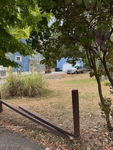 522 Winans Avenue, Akron, OH 44306