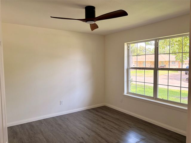 1430 Bardfield Ave, Garland, TX 75041