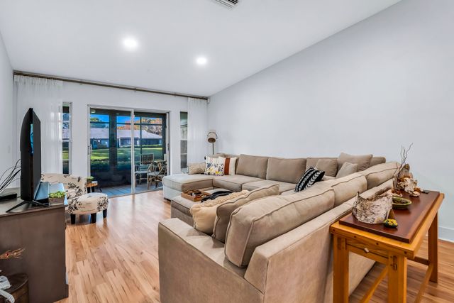 8948 Meadowlark Way, Boca Raton, FL 33496