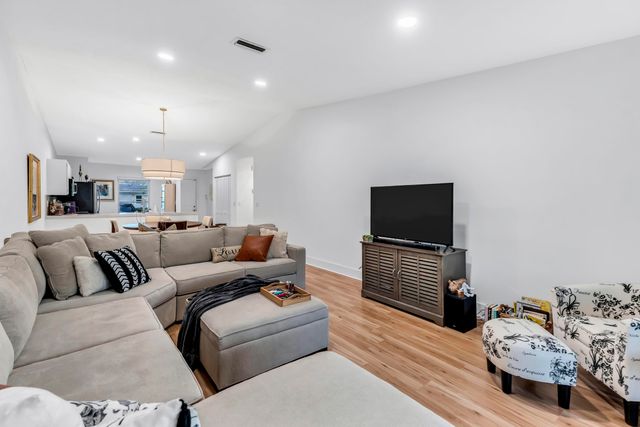 8948 Meadowlark Way, Boca Raton, FL 33496