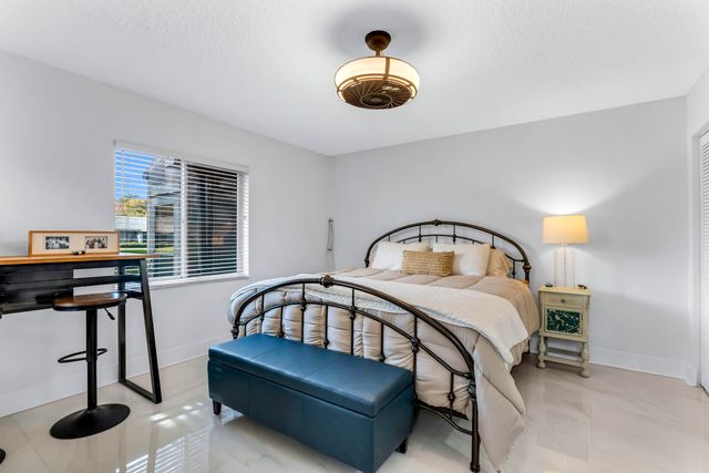 8948 Meadowlark Way, Boca Raton, FL 33496