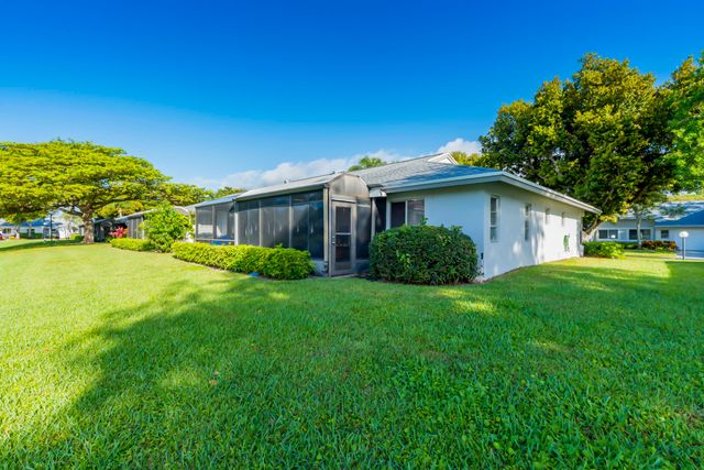 8948 Meadowlark Way, Boca Raton, FL 33496