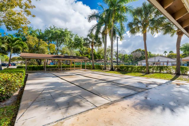8948 Meadowlark Way, Boca Raton, FL 33496
