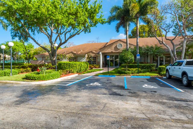 8948 Meadowlark Way, Boca Raton, FL 33496