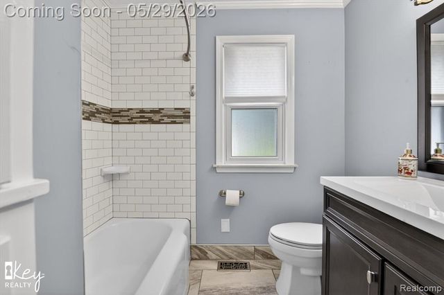 98 W Wabash Avenue, Belleville, MI 48111
