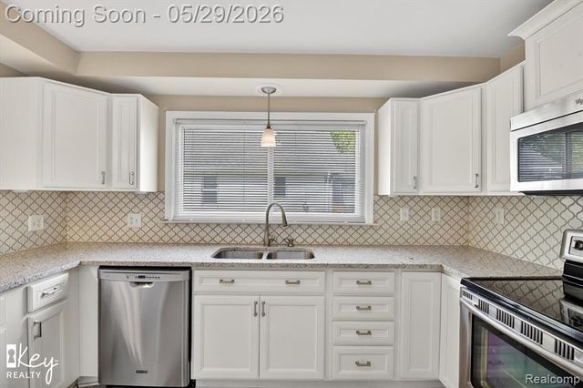 98 W Wabash Avenue, Belleville, MI 48111