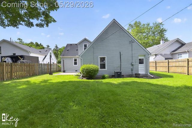 98 W Wabash Avenue, Belleville, MI 48111