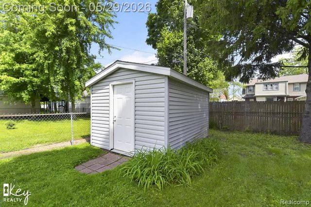 98 W Wabash Avenue, Belleville, MI 48111