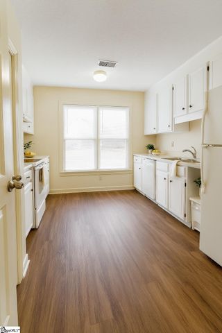 102 Heritage West Court, Greenwood, SC 29646