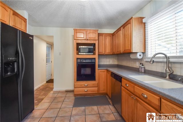 97 Seymour Street, Pomfret, NY 14063