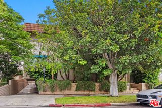 11836 Mayfield Avenue 9, Los Angeles, CA 90049