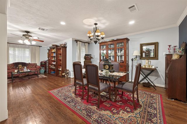 5326 Redstart Street, Houston, TX 77096