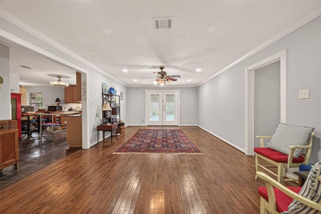 5326 Redstart Street, Houston, TX 77096