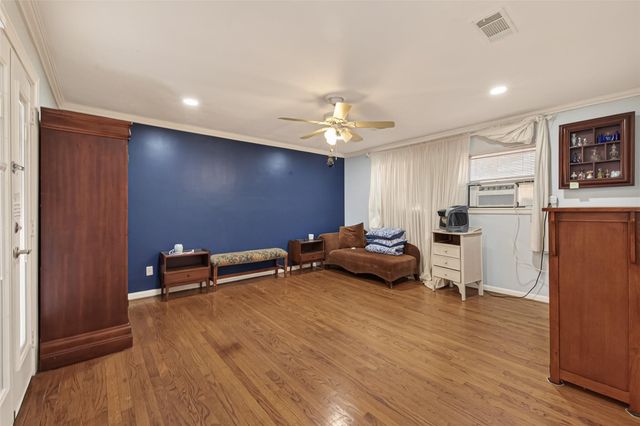 5326 Redstart Street, Houston, TX 77096