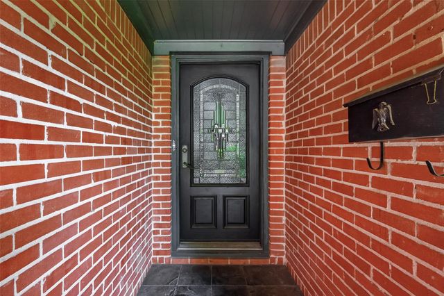 5326 Redstart Street, Houston, TX 77096