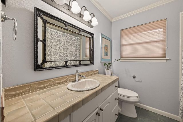 5326 Redstart Street, Houston, TX 77096
