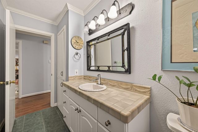 5326 Redstart Street, Houston, TX 77096