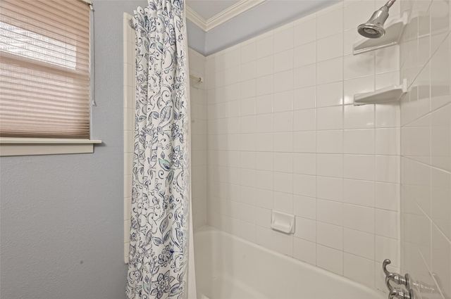 5326 Redstart Street, Houston, TX 77096